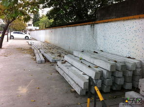 市政工程建筑材料不應隨意占用學生通道